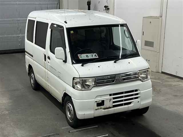 MITSUBISHI MINICAB VAN 2013