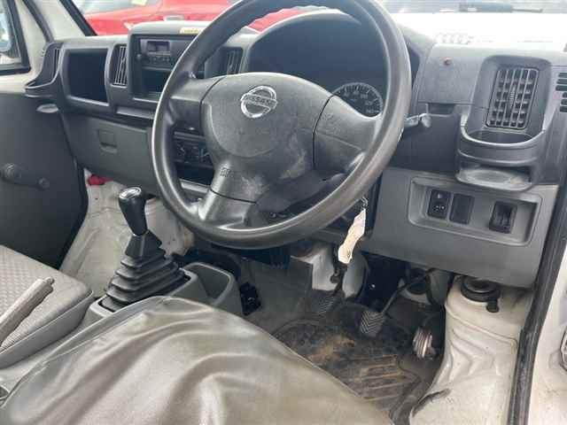 NISSAN CLIPPER TRUCK 2013