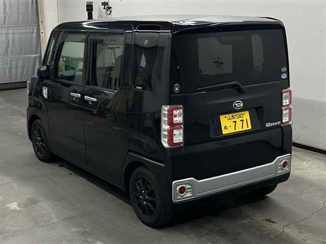 DAIHATSU WAKE 2015