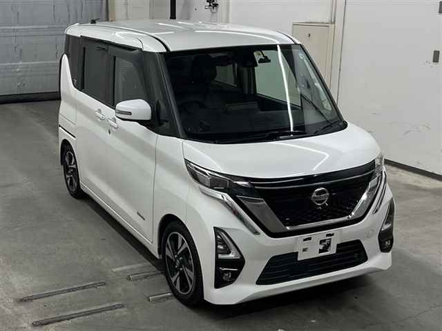 NISSAN ROOX 2020
