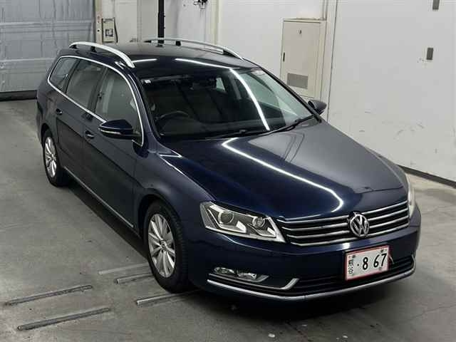 VOLKSWAGEN PASSAT VARIANT 2012
