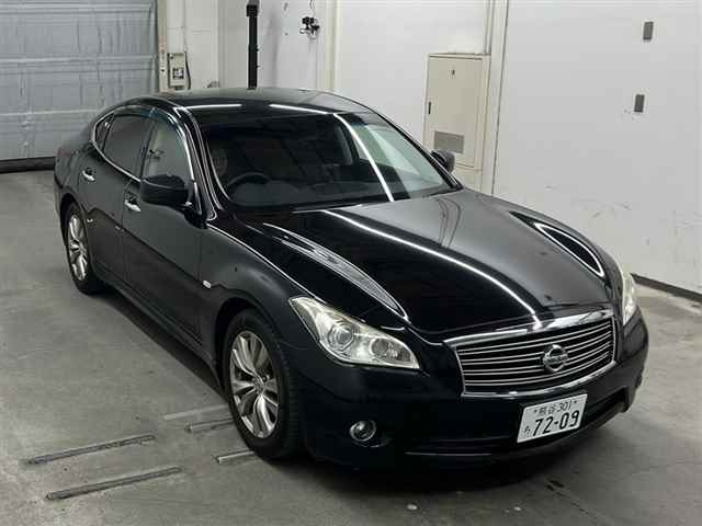 NISSAN FUGA 2013