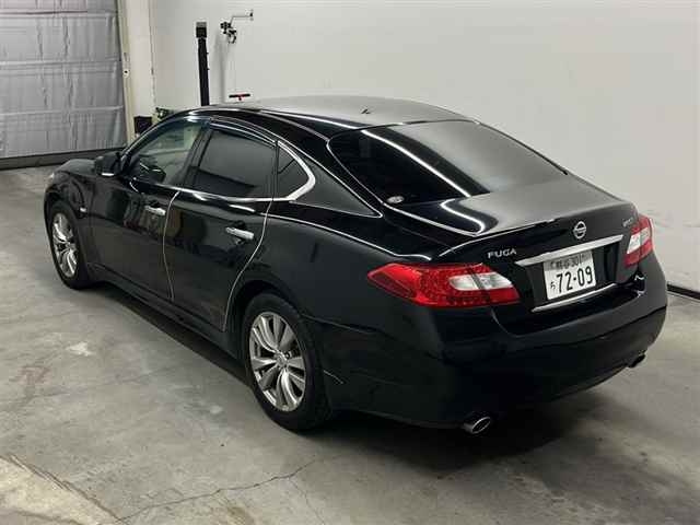 NISSAN FUGA 2013