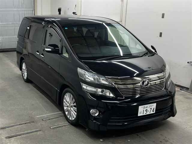 TOYOTA VELLFIRE 2013