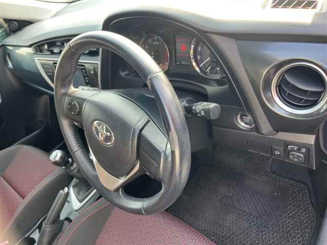 TOYOTA AURIS 2014
