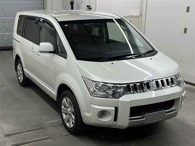 MITSUBISHI DELICA D5 2018