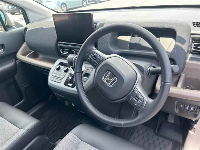 HONDA FREED 2025