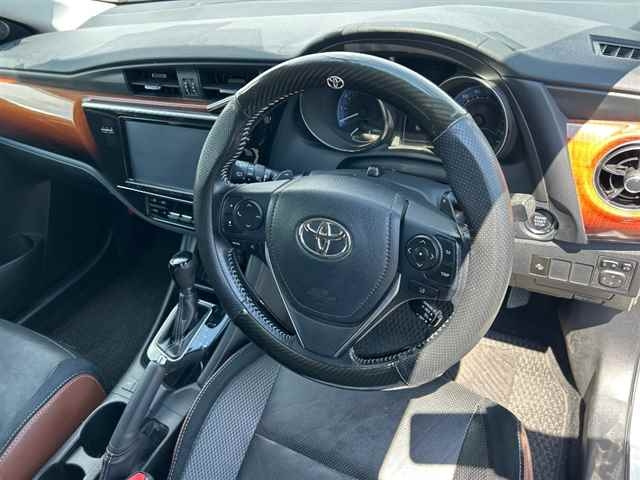TOYOTA AURIS 2016