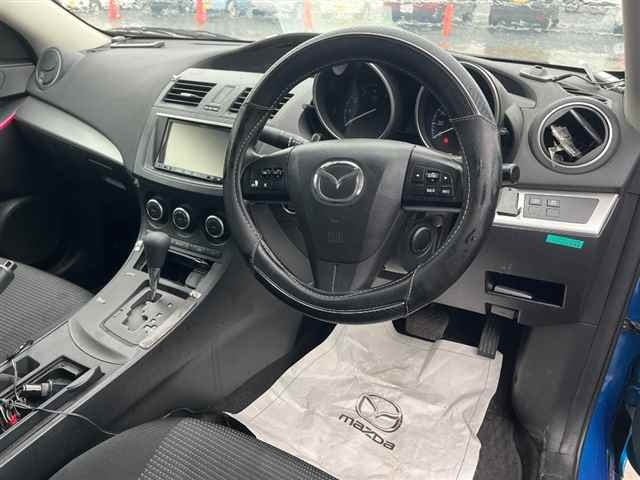 MAZDA AXELA 2012