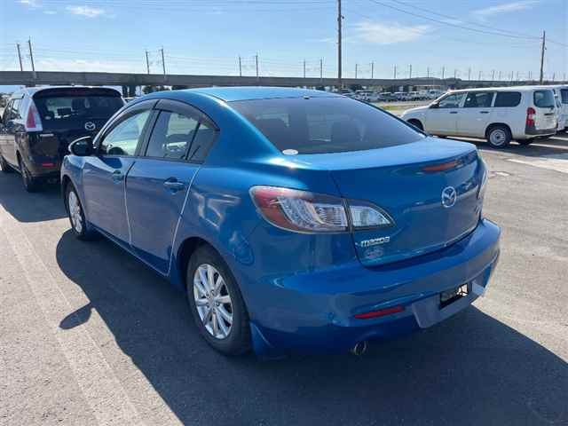 MAZDA AXELA 2012