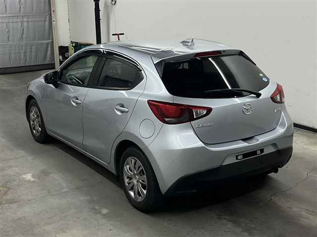 MAZDA DEMIO 2017