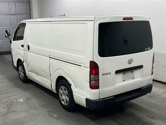 TOYOTA HIACE VAN 2016