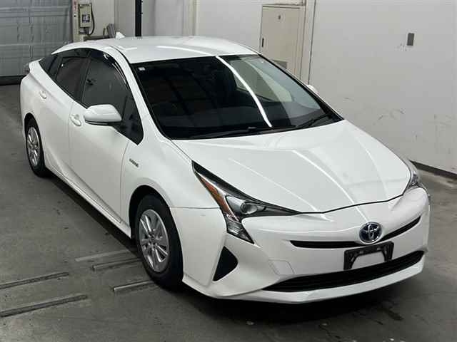 TOYOTA PRIUS 2016