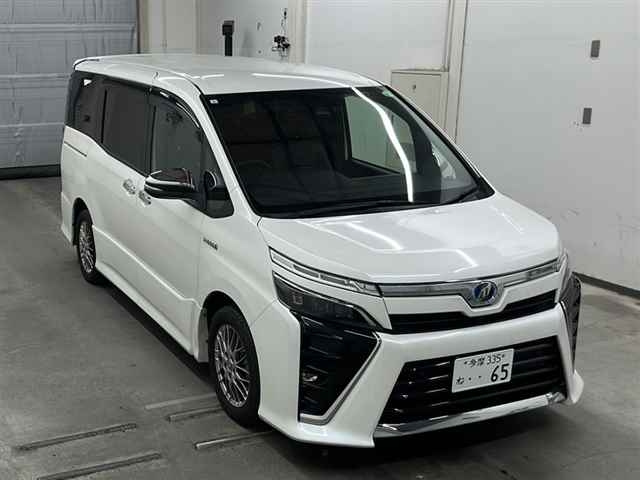 TOYOTA VOXY 2019