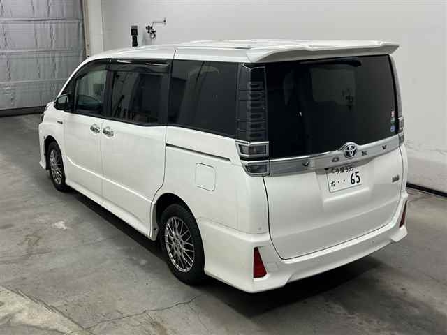 TOYOTA VOXY 2019