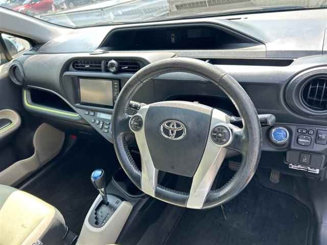 TOYOTA AQUA 2012