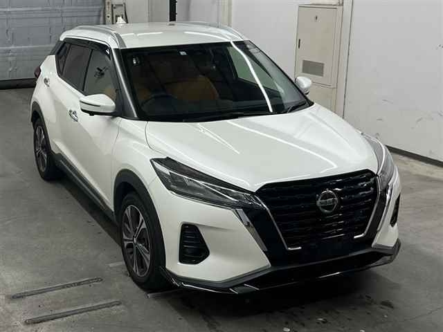 NISSAN KIX 2020