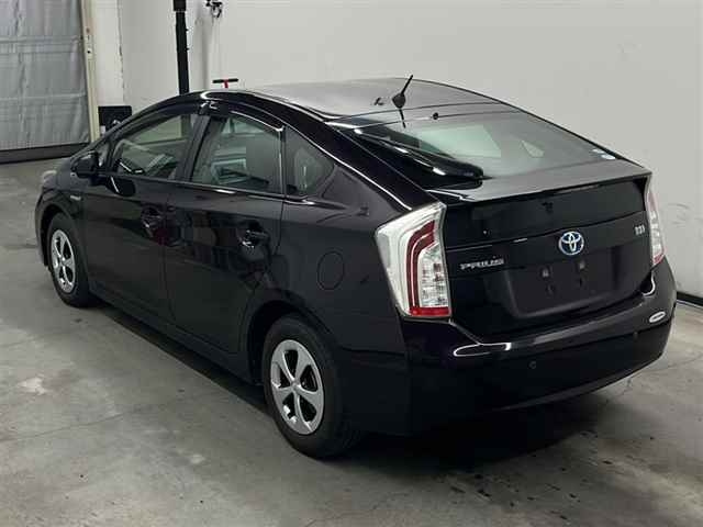 TOYOTA PRIUS 2015
