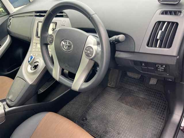 TOYOTA PRIUS 2015
