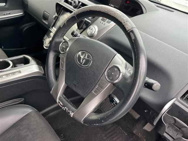 TOYOTA PRIUS ALPHA 2015
