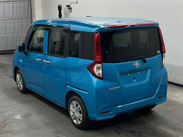 TOYOTA ROOMY 2021