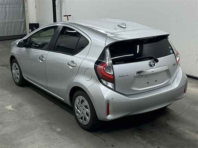 TOYOTA AQUA 2018