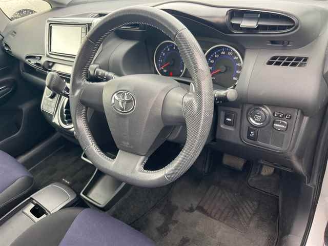 TOYOTA WISH 2017