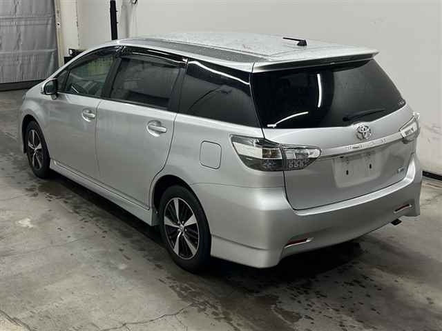 TOYOTA WISH 2017