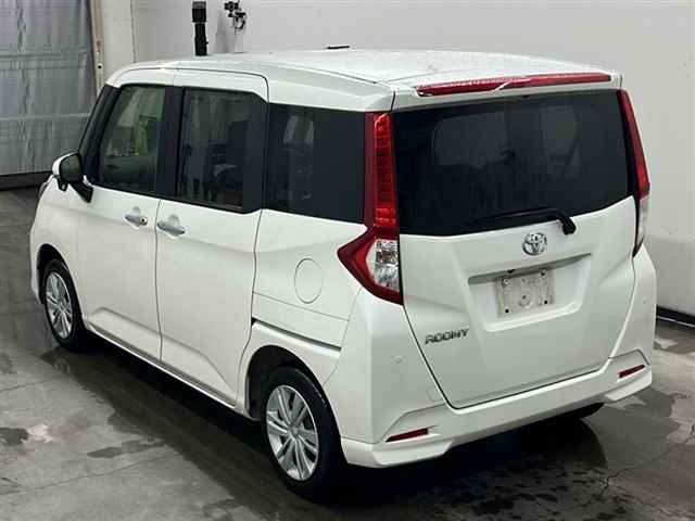 TOYOTA ROOMY 2022