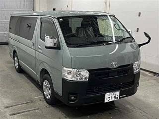 TOYOTA HIACE VAN 2025