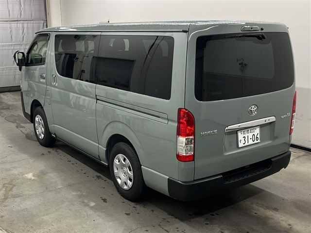 TOYOTA HIACE VAN 2025