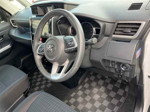 TOYOTA ROOMY 2023