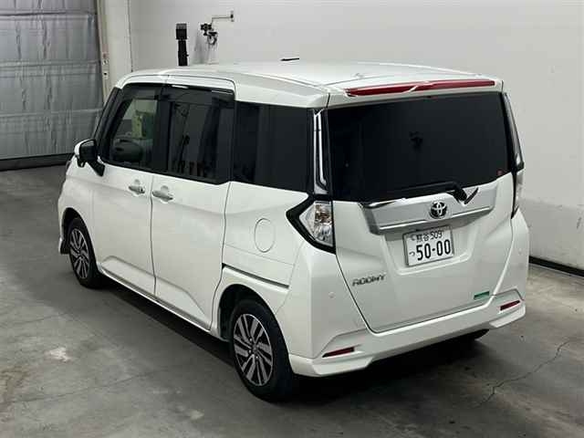 TOYOTA ROOMY 2023