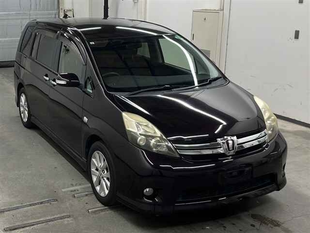 TOYOTA ISIS 2011