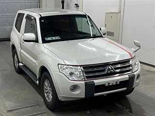 MITSUBISHI PAJERO 2011