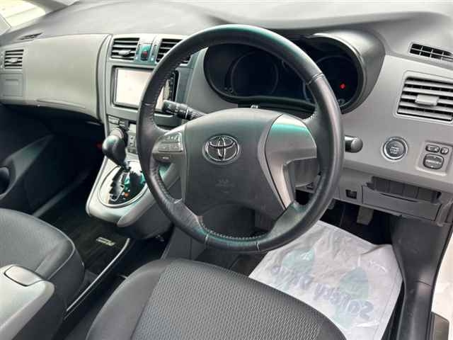 TOYOTA MARK X ZIO 2010