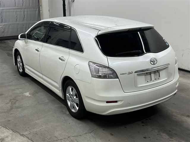 TOYOTA MARK X ZIO 2010