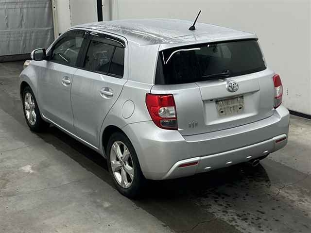 TOYOTA IST 2010