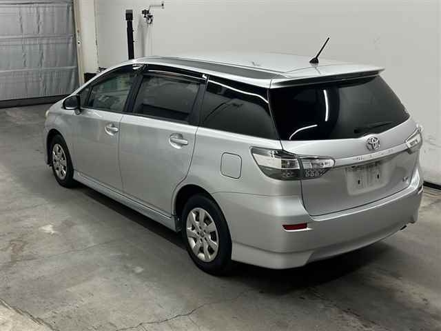 TOYOTA WISH 2012