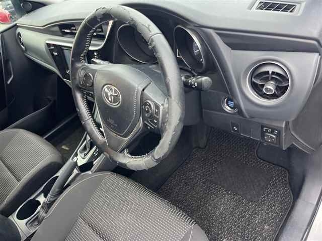 TOYOTA AURIS 2016