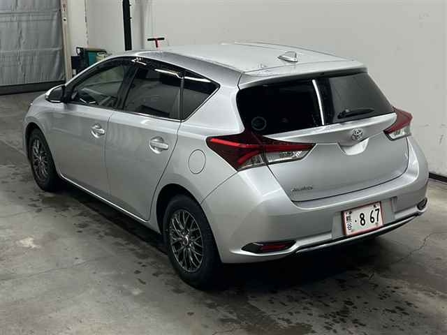 TOYOTA AURIS 2016