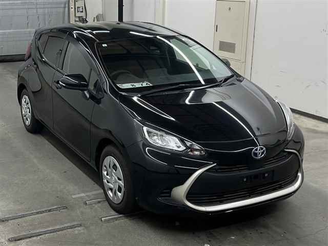 TOYOTA AQUA 2023