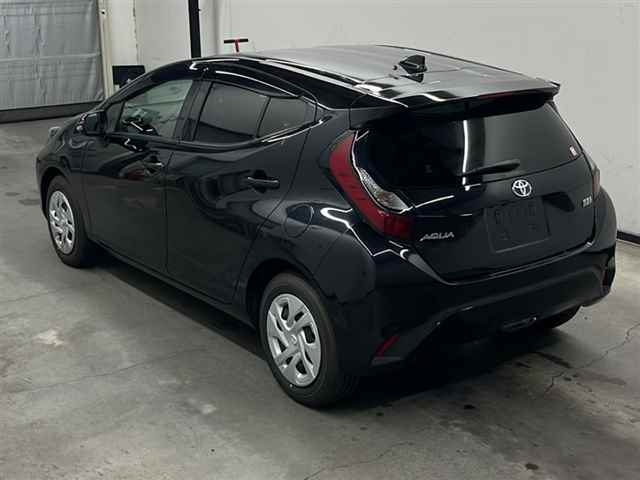 TOYOTA AQUA 2023