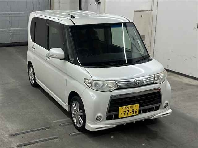 DAIHATSU TANTO 2013