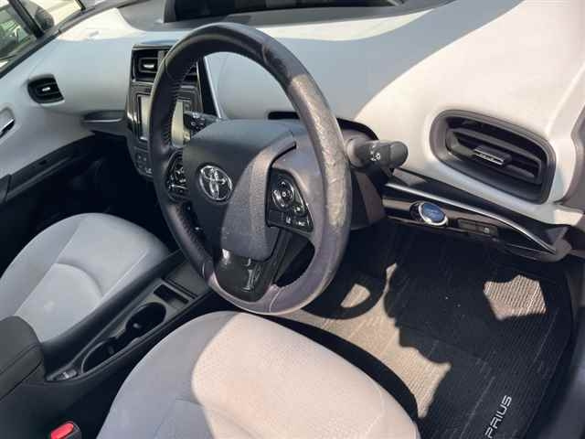TOYOTA PRIUS 2020