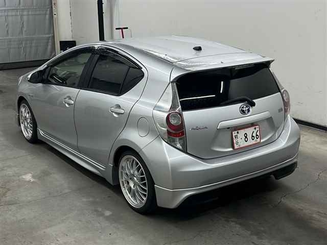 TOYOTA AQUA 2012