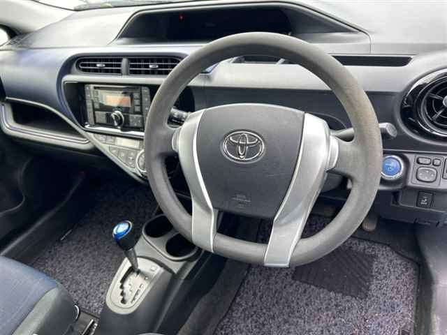 TOYOTA AQUA 2015