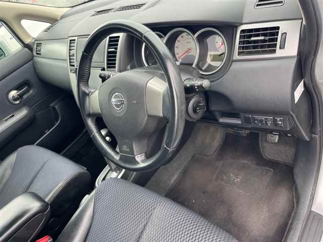 NISSAN TIIDA 2009
