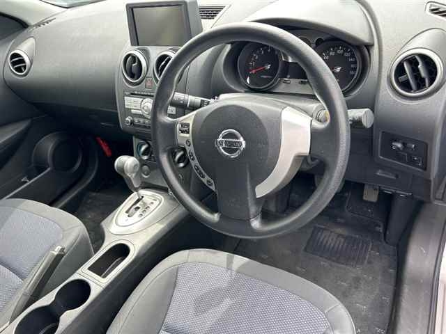 NISSAN DUALIS 2010