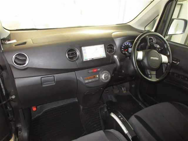 SUBARU LUCRA 2010